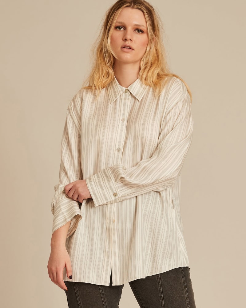 Front of a model wearing a size 2X Sculpted Long Sleeve Shirt in WHITE by Vince. | dia_product_style_image_id:225996